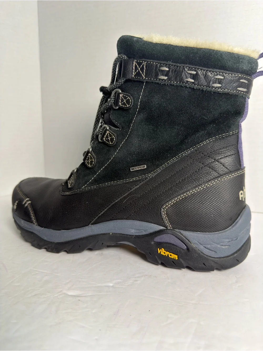 Ahnu Women’s Black Lace-Up Insulated Outdoor Hiking Boots Sz 8